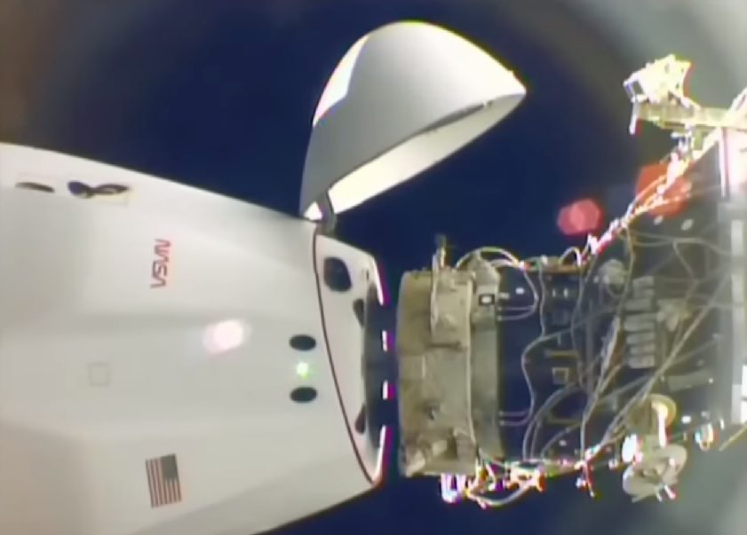 SpaceX Dragon CRS-25 undocks and returns off the coast of Florida