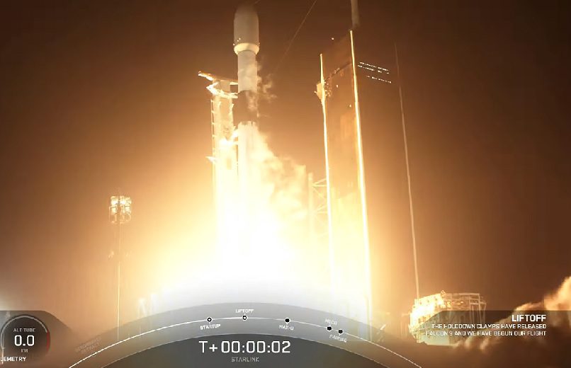 SpaceX launches 52 Starlink Group 4-26 satellites