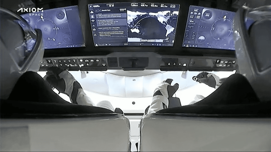 Analysis: jet and spacecraft full-screen cockpits are loved by crews but not touch-screen switches
